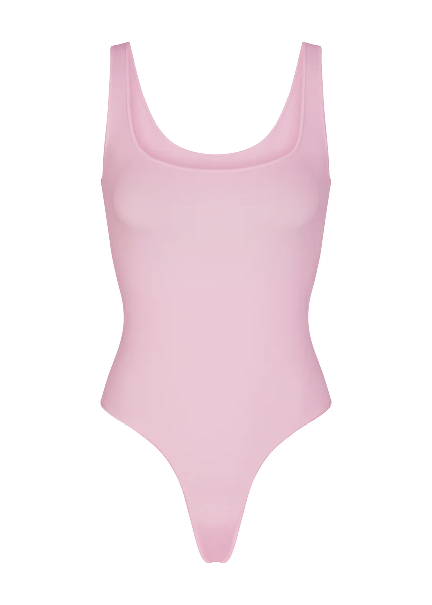 ESSENTIAL SCOOP NECK BODYSUIT